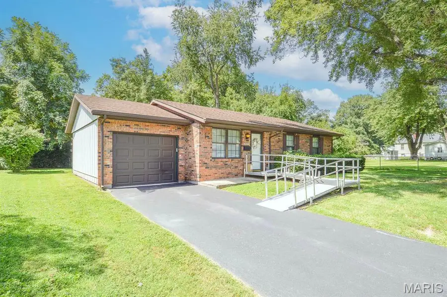 47 Belle Crest Drive, Belleville, IL 62221 - #2