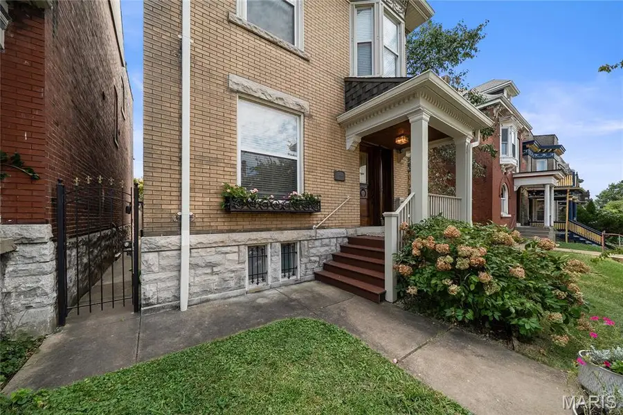 3924 Cleveland Avenue, Saint Louis, MO 63110 - #3
