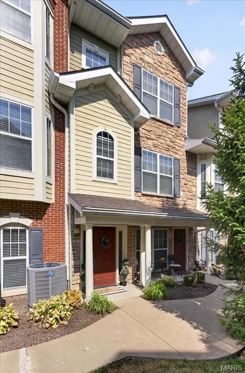 2630 Mcknight Crossing Court, St Louis, MO 63124