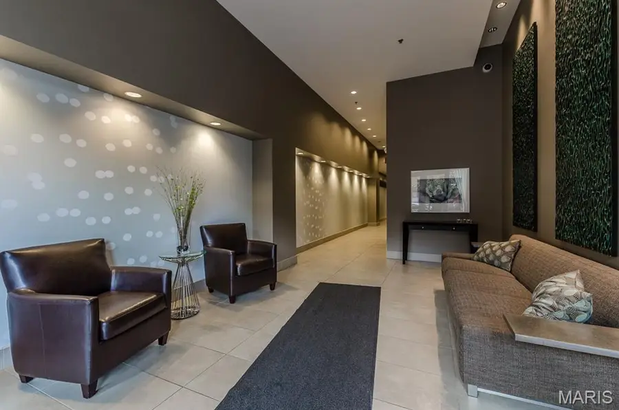 9 N Euclid Avenue #302, Saint Louis, MO 63108 - #2