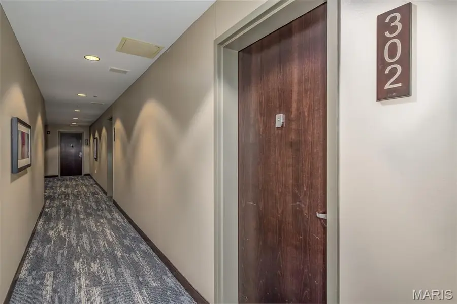 9 N Euclid Avenue #302, Saint Louis, MO 63108 - #3