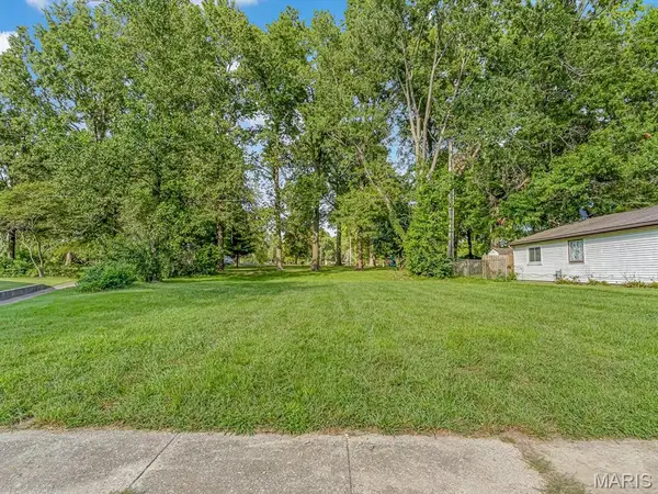 49 Scarlet Drive, Belleville, IL 62220