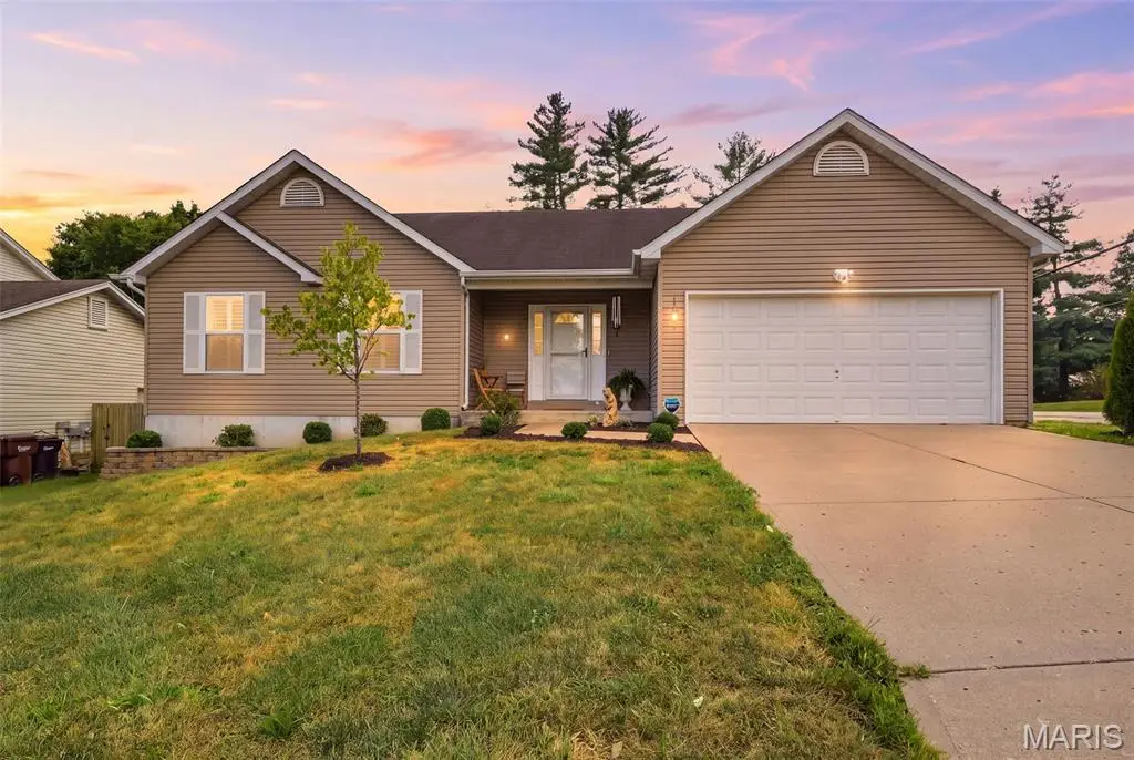 102 E 4th Street, Moscow Mills, MO 63362 - #1
