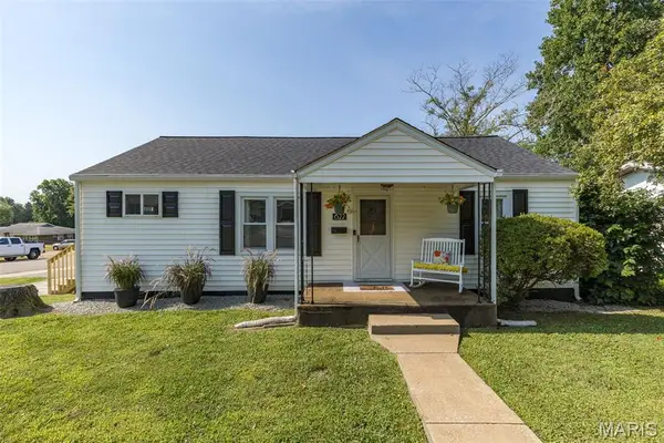 622 E College Street, Farmington, MO 63640