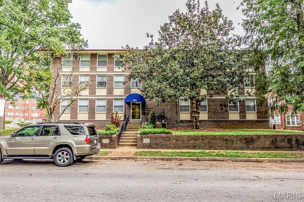 7571 Wellington #3B, Clayton, MO 63105 - #1