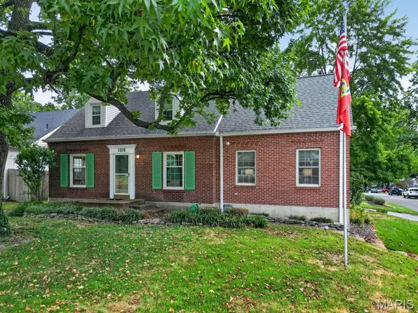 1210 N Sappington Road, Glendale, MO 63122