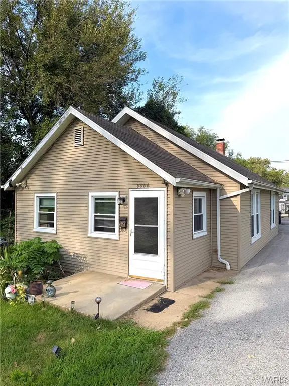 9806 W Main Street, Belleville, IL 62223