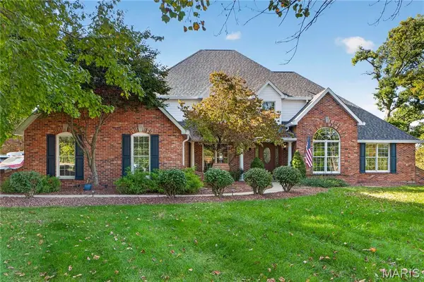 12 Eagle Lake Drive, Columbia, IL 62236