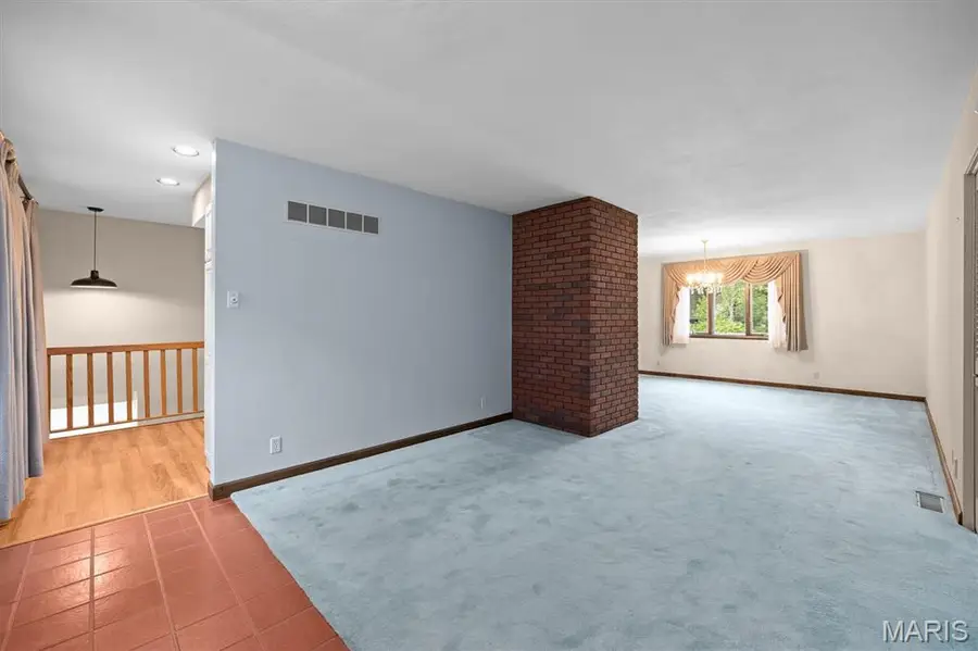 2007 Main Drive, Highland, IL 62249 - #2