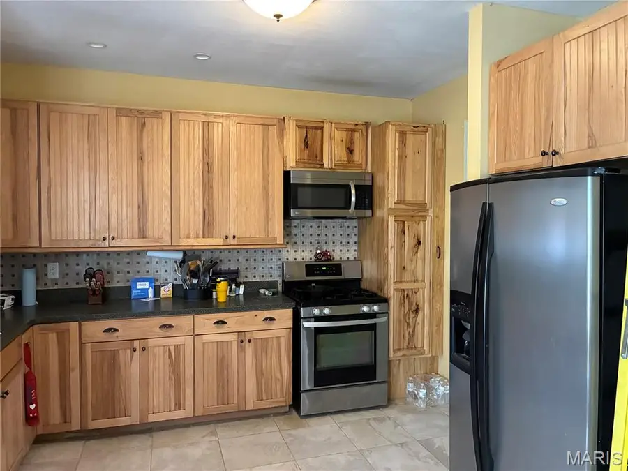541 Ripson Bridge Avenue, Sorento, IL 62086 - #2