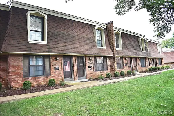 4236 Burnett Walk, St Louis, MO 63125