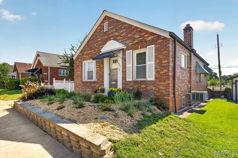 5348 Sunshine Drive, Saint Louis, MO 63109 - #3