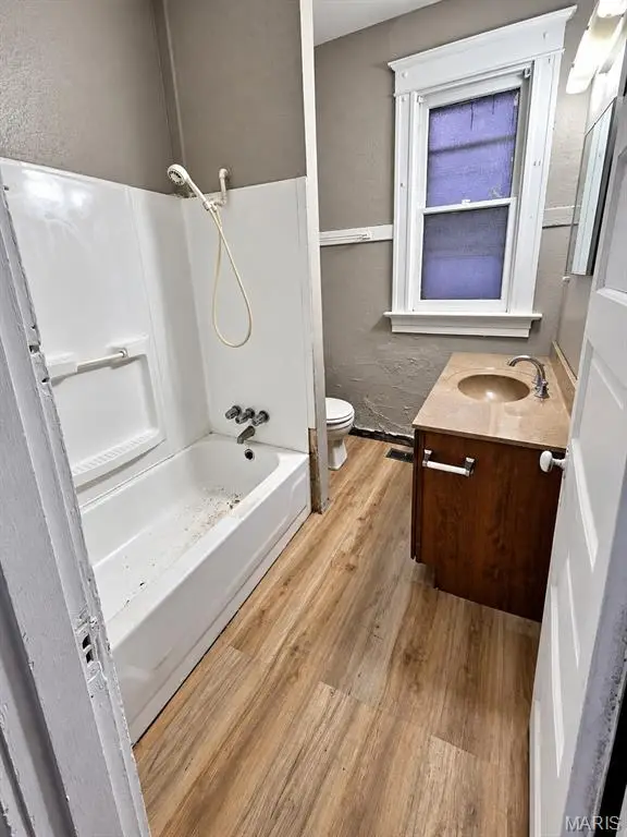 5041 Terry Avenue, Saint Louis, MO 63115 - #3