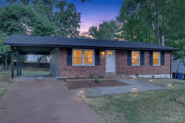 10418 Quaker Dr, Dellwood, MO 63136