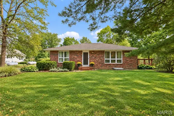 5831 Redbud Ln, Edwardsville, IL 62025