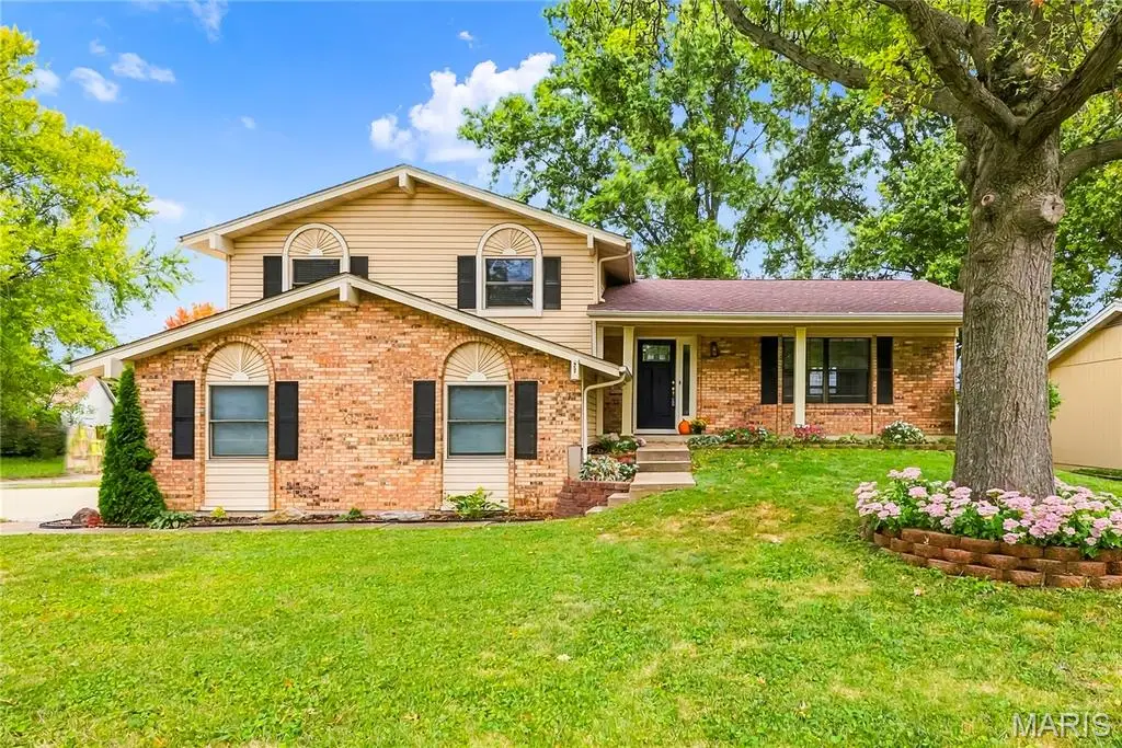 27 Oak Valley Drive, Saint Peters, MO 63376 - #1