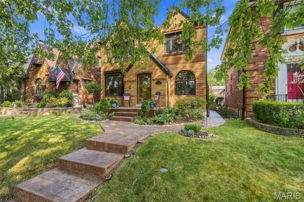 6515 Murdoch Avenue, Saint Louis, MO 63109 - #1
