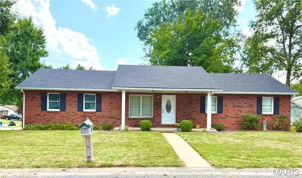 460 Fairfax Street, Columbia, IL 62236