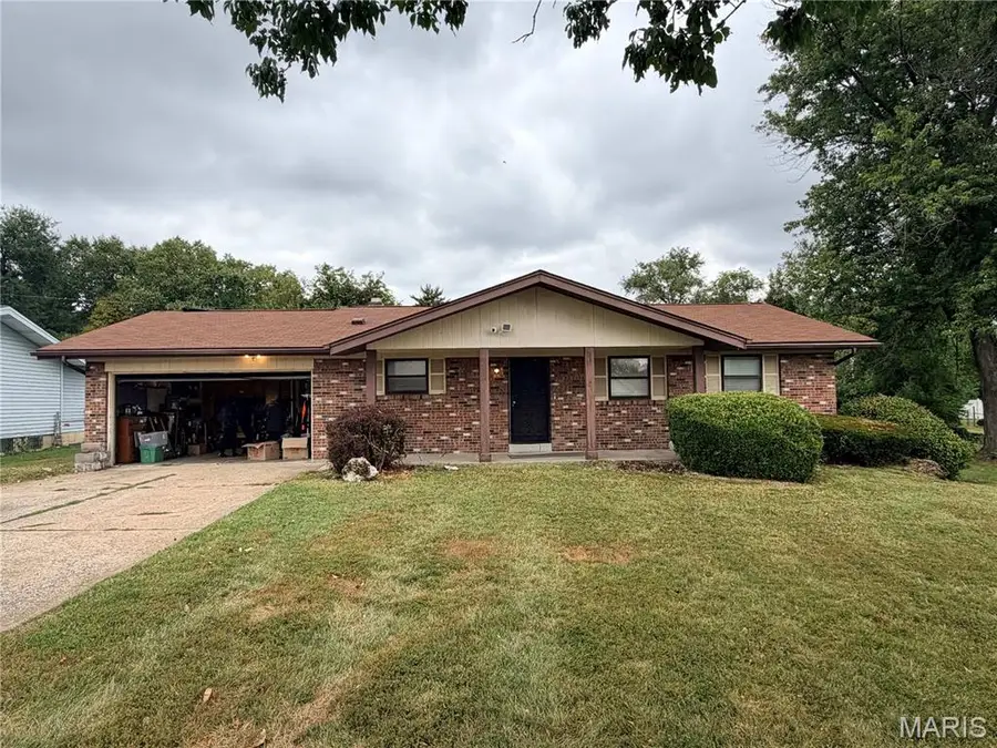 12095 Trampe Heights Lane, Saint Louis, MO 63138 - #2