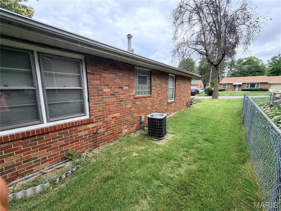 8933 Hillview Avenue, Jennings, MO 63136 - #3