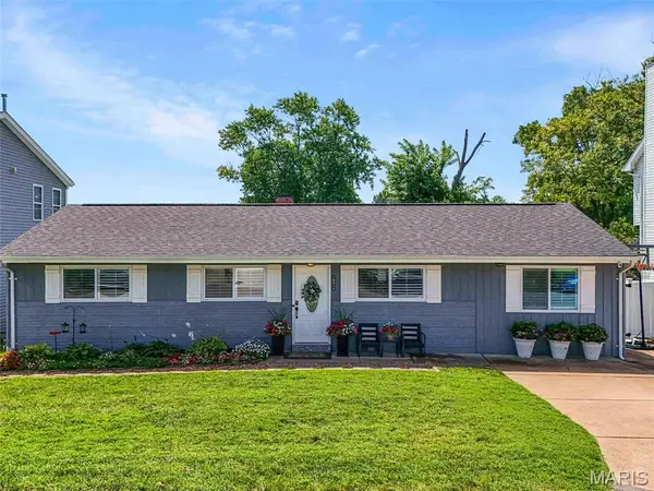 10412 Savannah Avenue, Frontenac, MO 63131