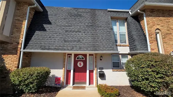 12861 Town And Four Drive #12861, Creve Coeur, MO 63141