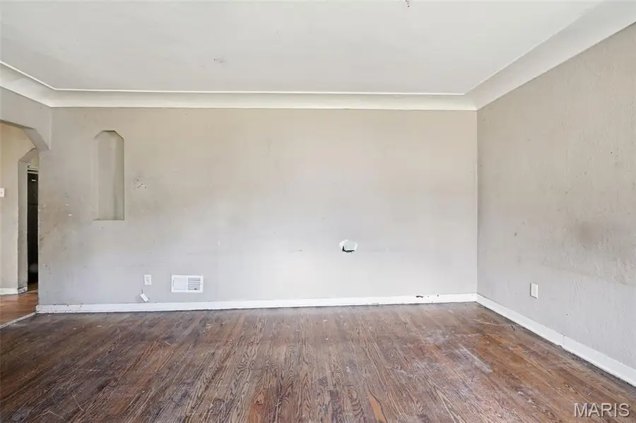 321 Atwater Avenue, Saint Louis, MO 63135 - #2