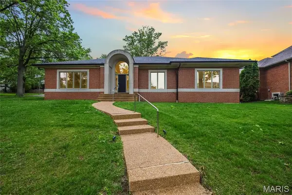 8333 Kingsbury Boulevard, Clayton, MO 63105