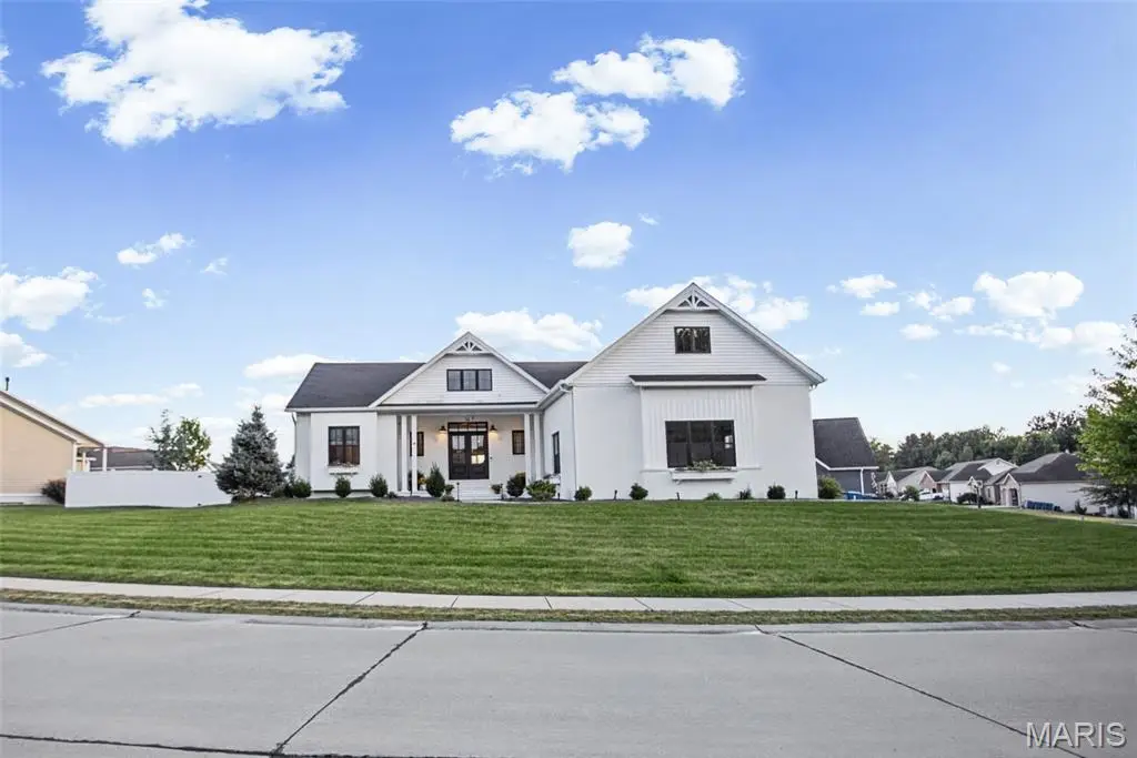 74 Woodcrest Drive, Bethalto, IL 62010 - #1