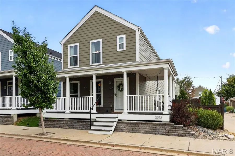 3213 Camp Street, Saint Charles, MO 63301 - #3