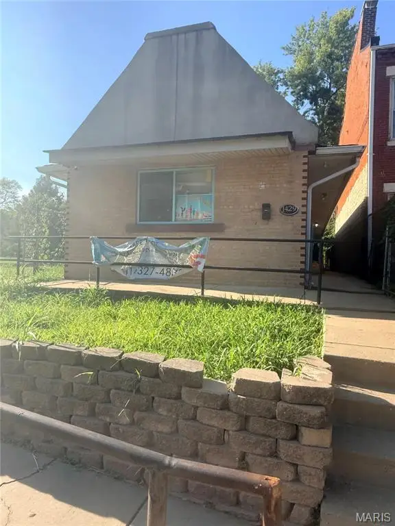 1429 Farrar Street, St Louis, MO 63107