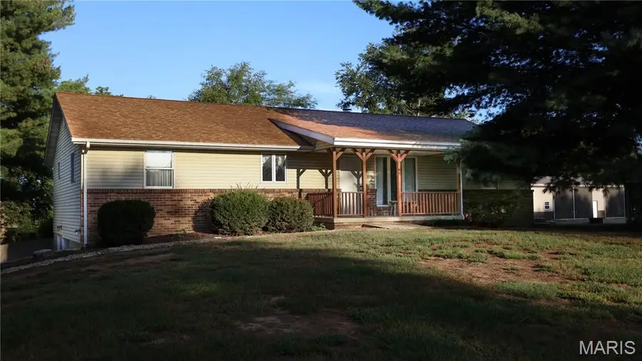 30 Hickory Street, Nashville, IL 62263 - #2