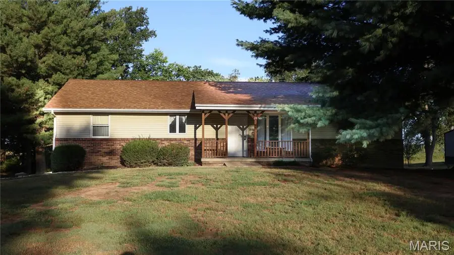 30 Hickory Street, Nashville, IL 62263 - #3