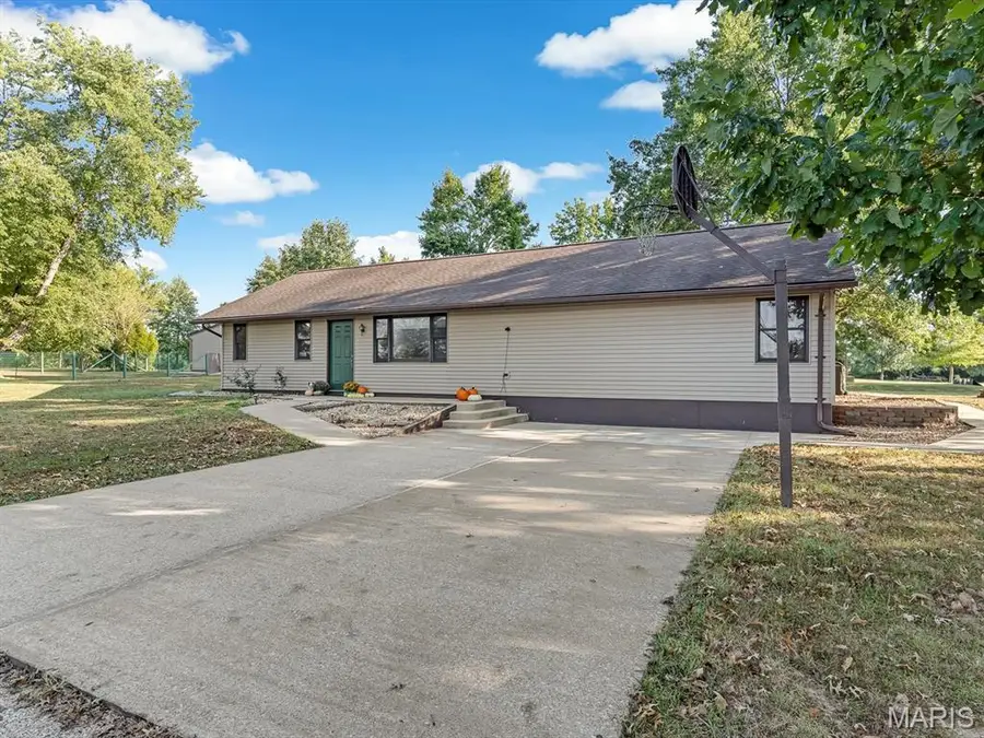 4878 Sportsman Road, Waterloo, IL 62298 - #2