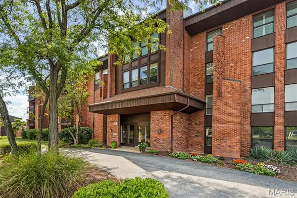 585 Coeur De Royale Drive #306, Creve Coeur, MO 63141