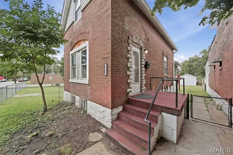 6208 Pennsylvania Avenue, Saint Louis, MO 63111 - #2