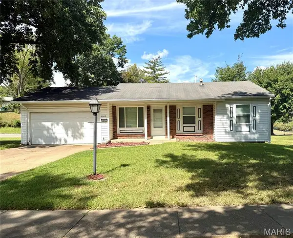 10619 Foxlair Drive, St Louis, MO 63137
