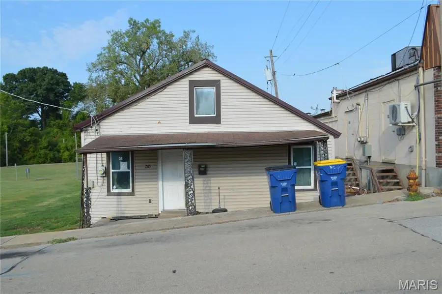 205 S Adams St, Festus, MO 63028 - #2