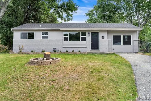 855 Northmoor Drive, Florissant, MO 63033 - #1