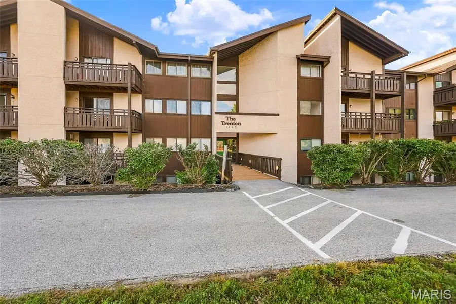 1465 Heritage Landing #401, Saint Charles, MO 63303 - #2