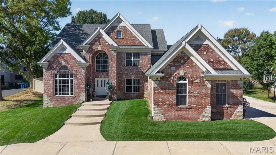 821 N Spoede Road, Creve Coeur, MO 63141 - #2