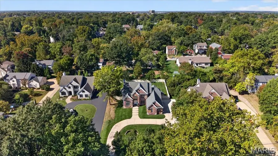 821 N Spoede Road, Creve Coeur, MO 63141 - #3