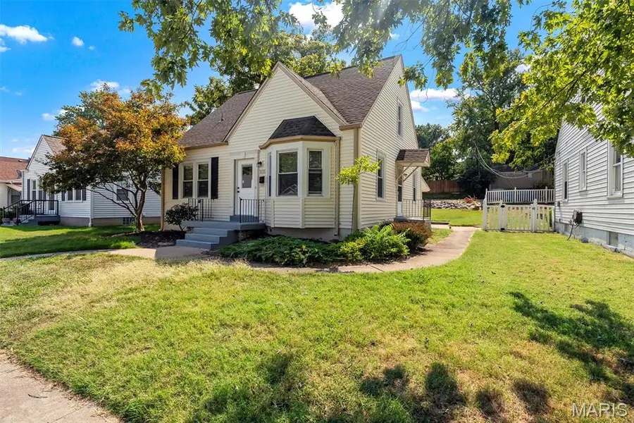 1165 Jackson Street, Saint Charles, MO 63301 - #3