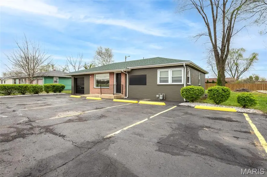 3704 Pontoon Road, Granite City, IL 62040 - #2