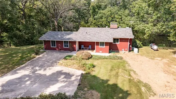 13390 Staunton Bunker Hill Road, Bunker Hill, IL 62014