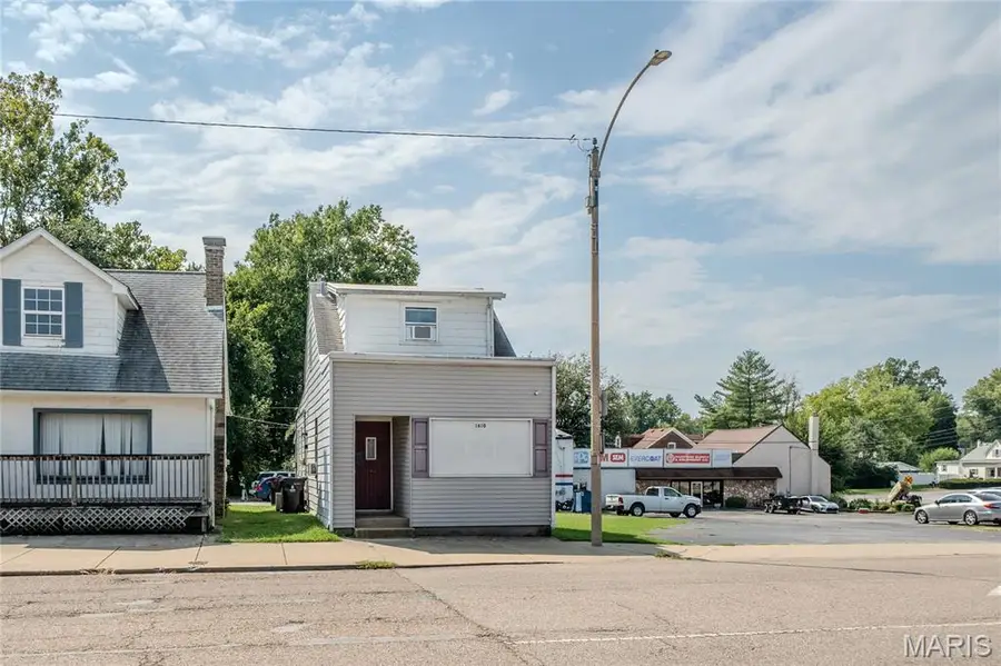 1610 W Main Street, Belleville, IL 62220 - #3