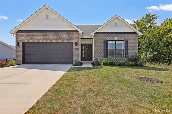 212 Grand Vista Court, Edwardsville, IL 62025