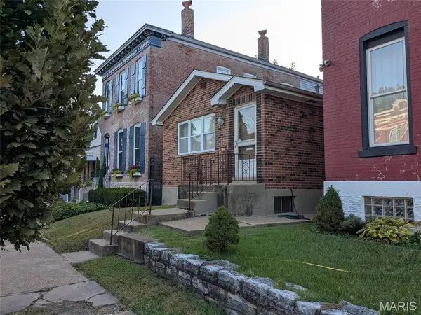 6110 Virginia Avenue, St Louis, MO 63111