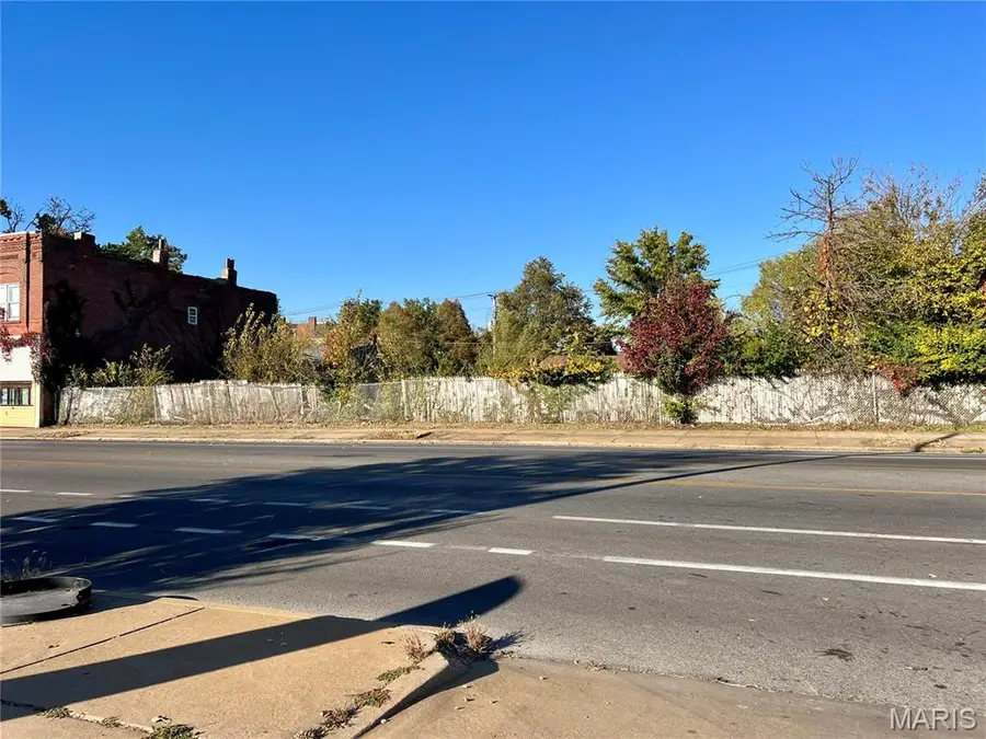 4501 W Dr Martin Luther King Drive, Saint Louis, MO 63113 - #2
