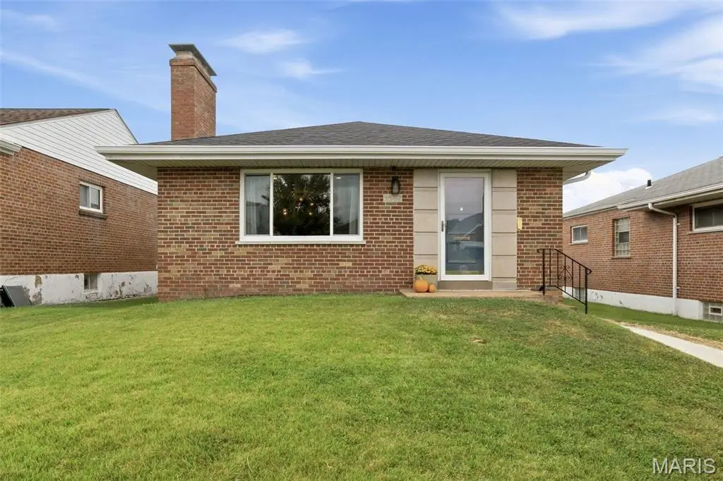 5562 Lindenwood Avenue, Saint Louis, MO 63109 - #1